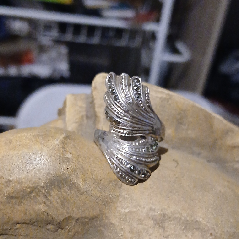 Ornate Flowy Curvy Plume Feather Ring Vintage Sterling With Little Sparkle Gems